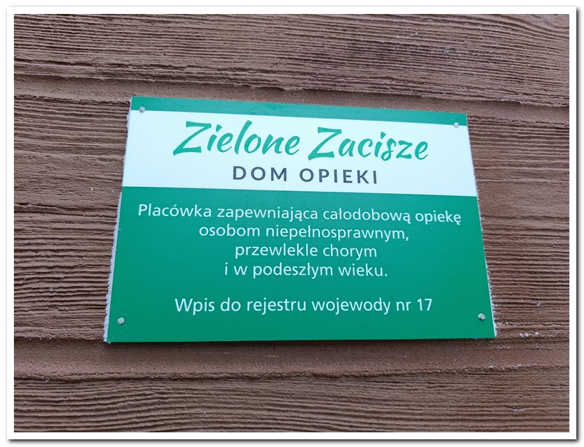 Tablica i wejście do Zielonego Zacisza